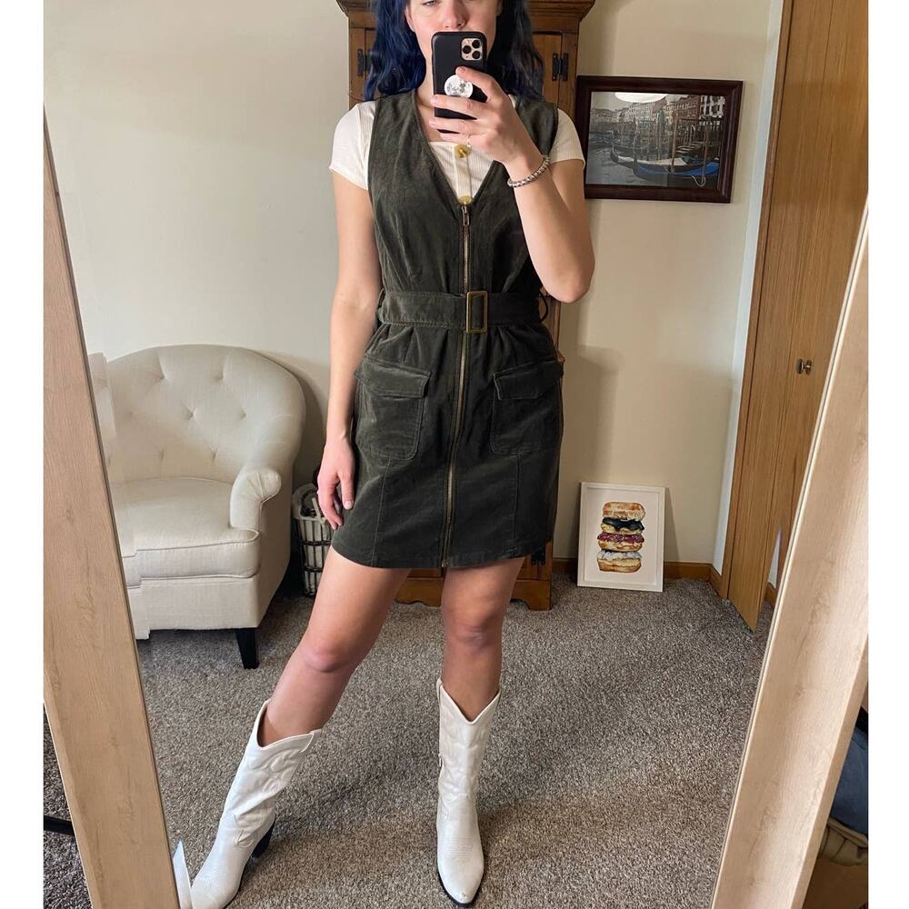 Forever 21+ Green velvet full zip belted jumper dress